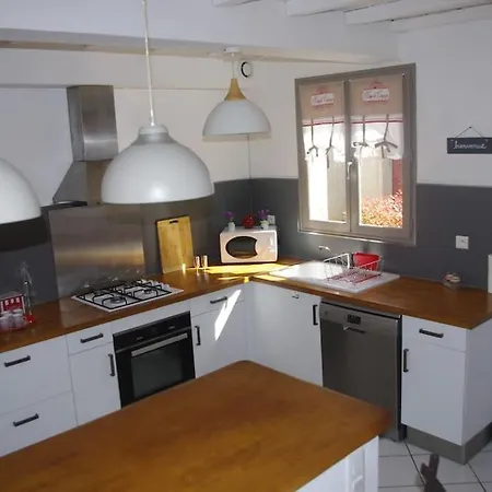 Gite La Tuilerie בית נופש טוייר